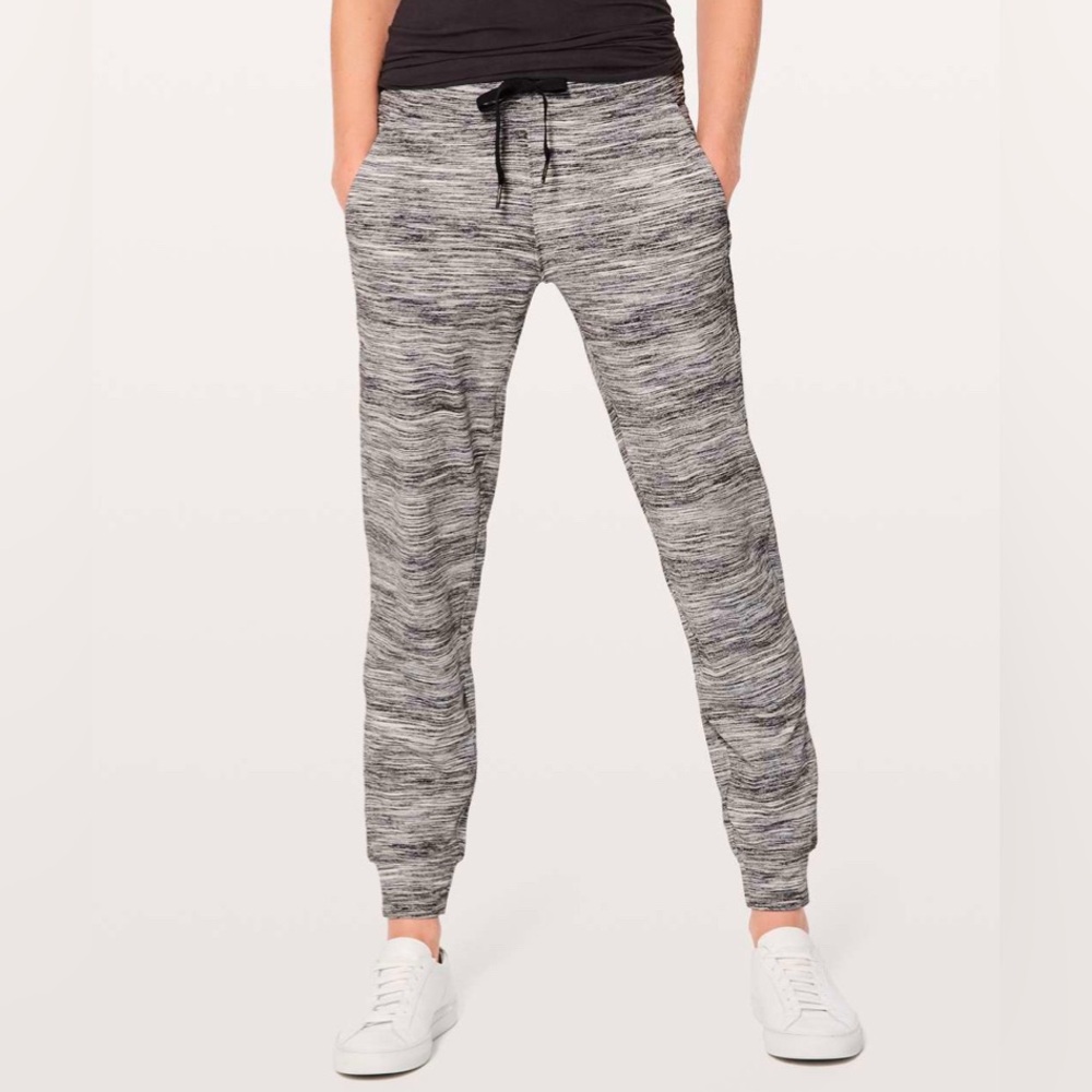 🩶SOLD🩶Lululemon Ready To Rulu Pants *29”
Space Dye Camo Black White Sz 8✨EUC